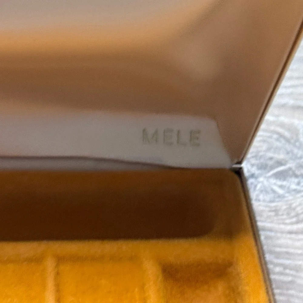 Mele vintage travel